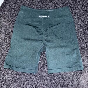 Aurola shorts with some pilling (no stains, just the lighting)